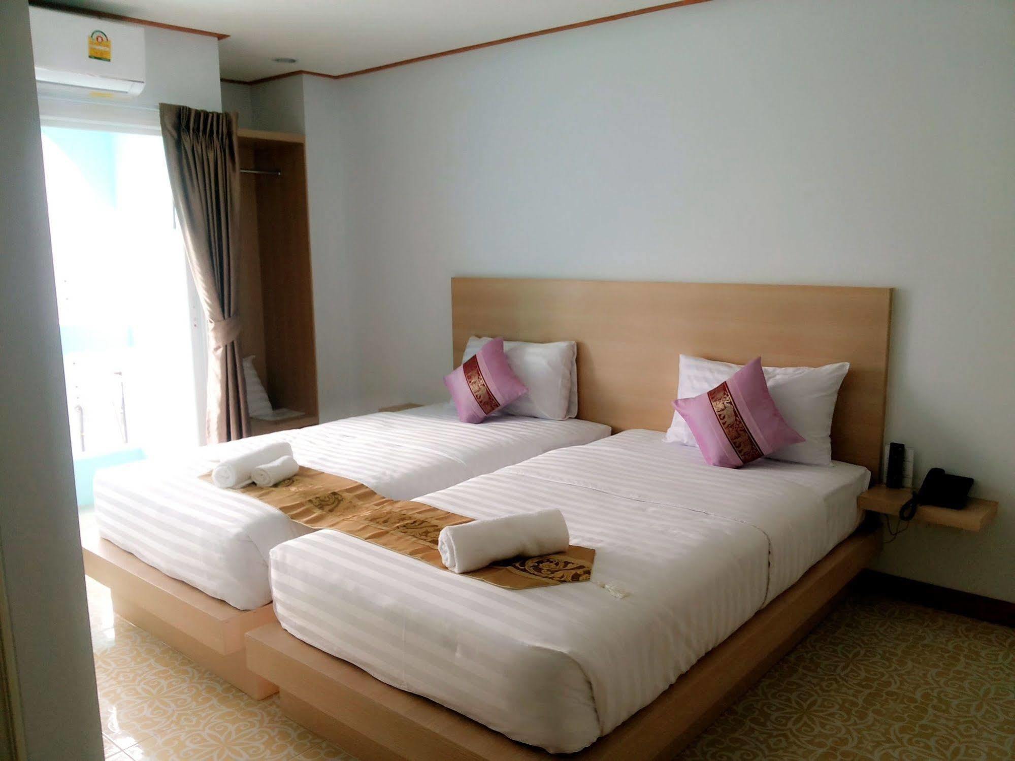 The Duck Phuket Exterior foto