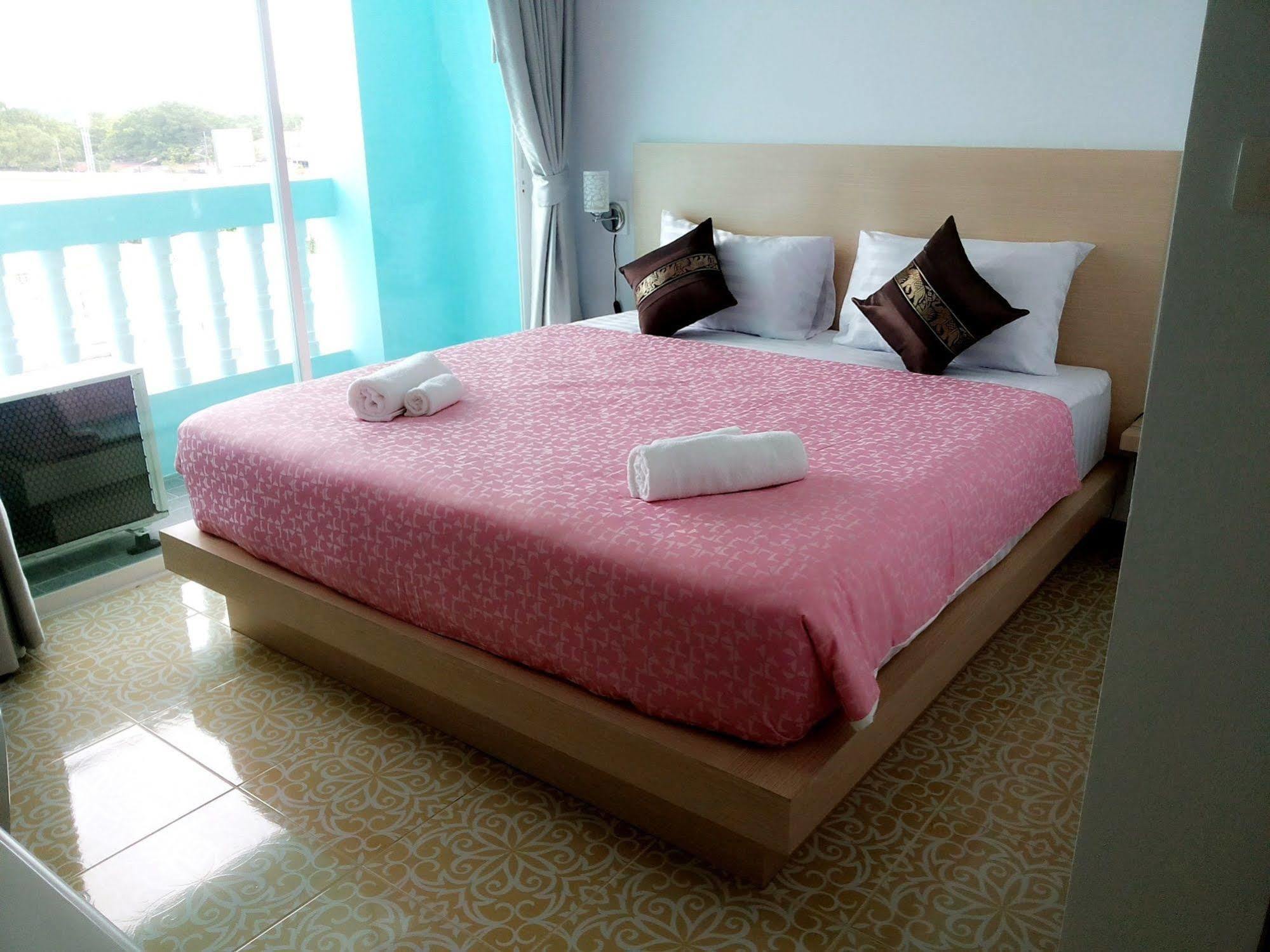 The Duck Phuket Exterior foto