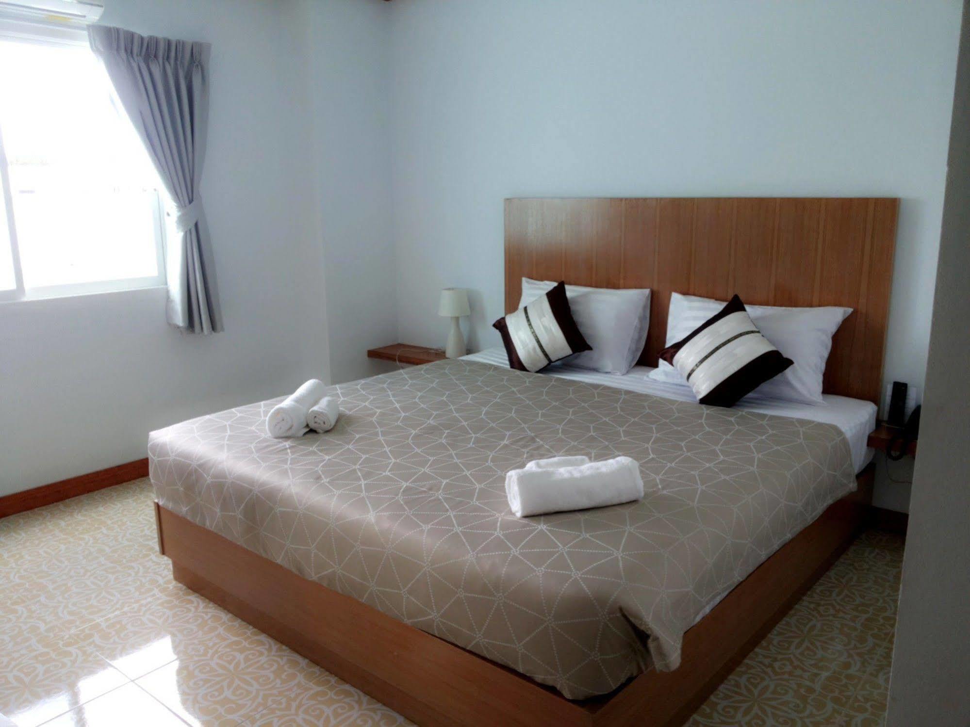 The Duck Phuket Exterior foto